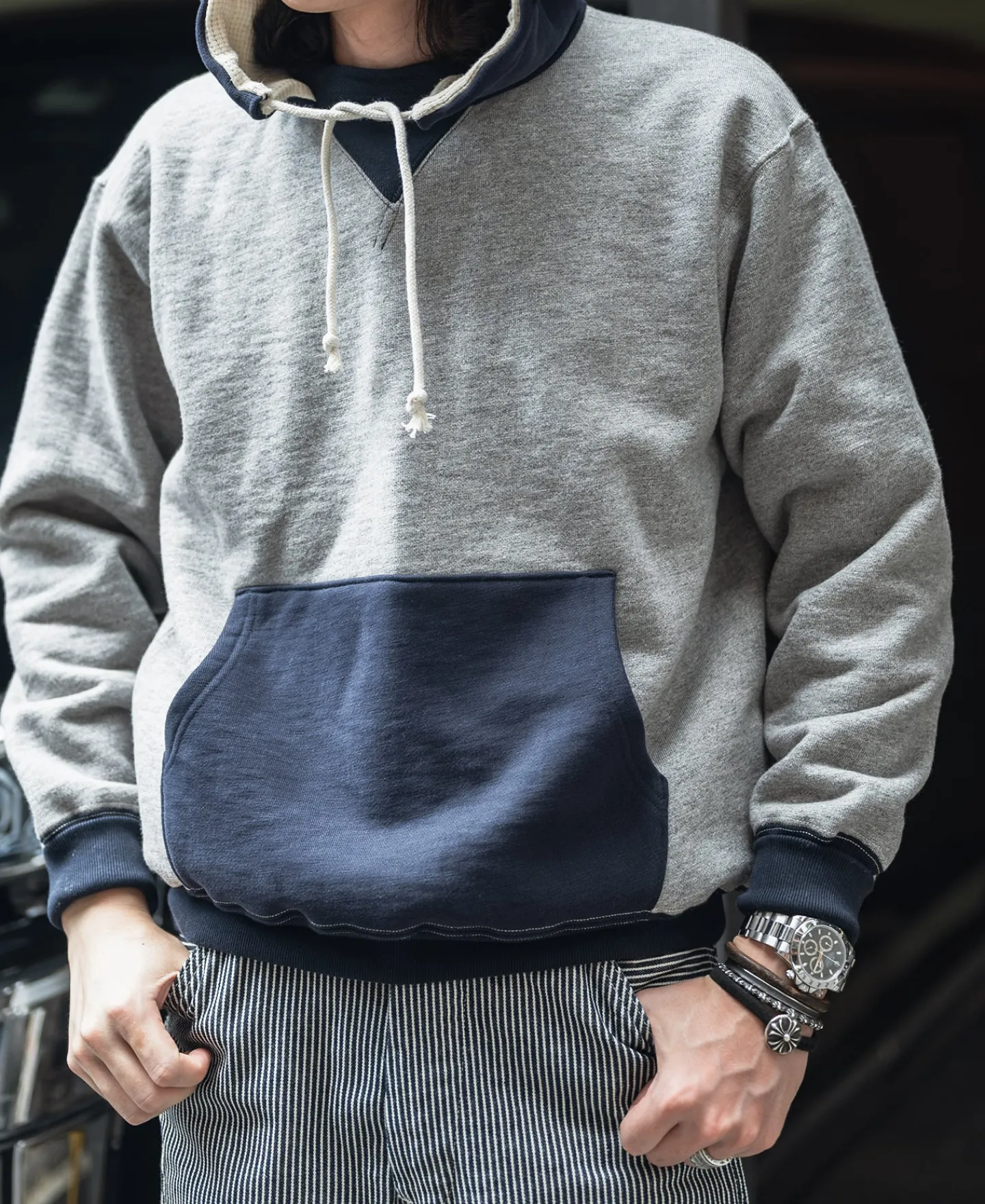 Bronson Mfg Two-Tone Double V Gusset Hooded Sweatshirt> Sweatshirts & Hoodies